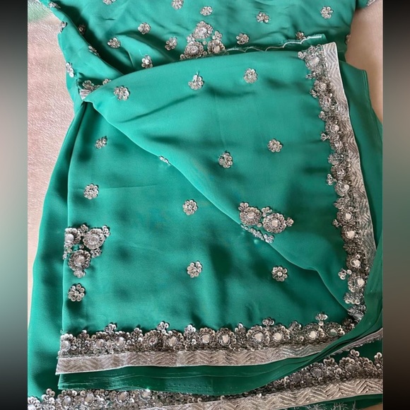 Saree with silver embroidery - Picture 3 of 5